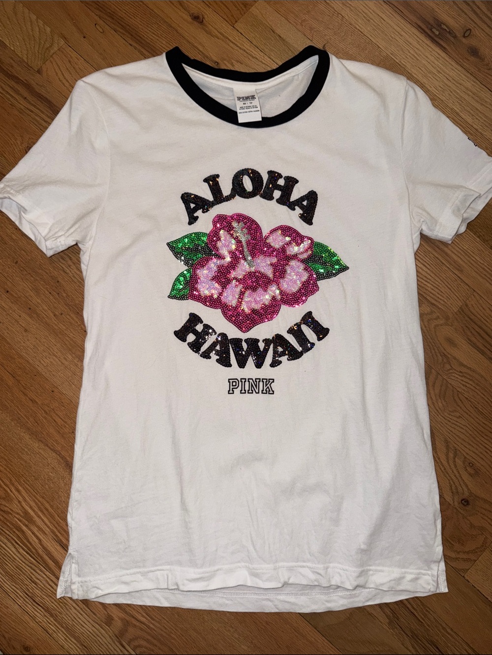 PINK Victoria's Secret Hawaii Tee withPink Sequin Flower & Green Leaves Size XS